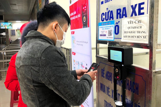 Quét mã QR tại Bến xe Giáp Bát và Mỹ Đình: Thuận tiện, không lo lộ thông tin cá nhân