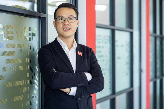 CEO Rever Phan Lê Mạnh: Bỏ lại hào quang để tìm cơ hội mở khóa cuộc đời