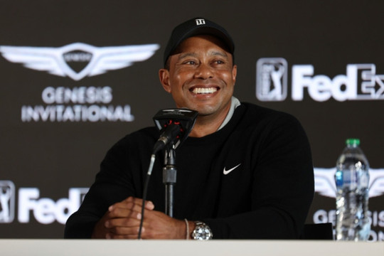 Tiger Woods báo tin không vui tới người hâm mộ