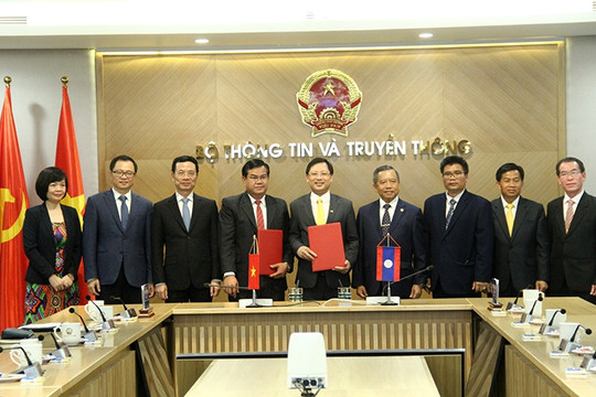 Việt Nam - Lào thúc đẩy hợp tác về chuyển đổi số, dịch vụ CPĐT