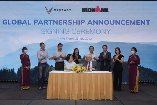 VinFast và IRONMAN thiết lập quan hệ đối tác toàn cầu