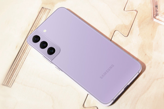 Smartphone Samsung Galaxy S22 có phiên bản màu mới