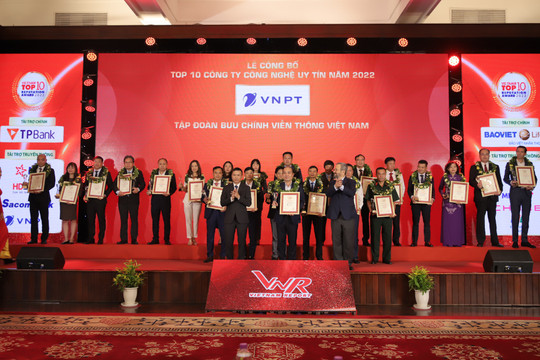 VNPT và VinaPhone lọt top 10 công ty CNTT-VT uy tín năm 2022