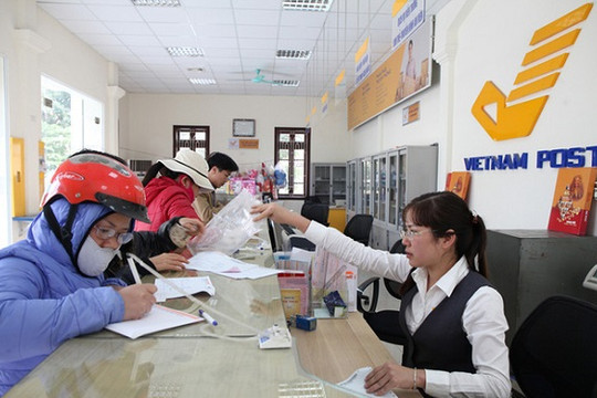 Bưu điện Hậu Giang tăng cường hỗ trợ miễn phí việc nộp hồ sơ trực tuyến cho người dân