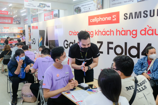 CellphoneS mở bán sớm 1.600 suất đặt cọc Galaxy Z Fold4 và Flip4