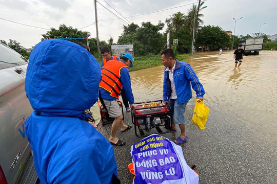 VNPT đồng hành cùng người dân miền Trung duy trì thông tin liên lạc trong mưa bão