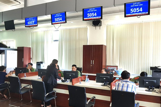 Ứng dụng trợ lý ảo hỗ trợ hỏi đáp TTHC tại Quảng Nam