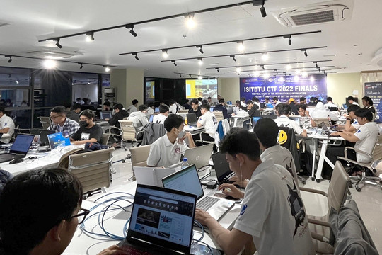 Các đội Việt Nam dẫn đầu tại Cuộc thi ATTT quốc tế ISITDTU CTF 2022