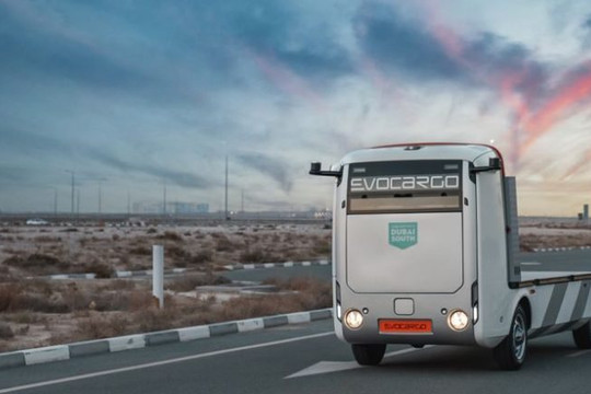 Dubai thử nghiệm xe tải không người lái đầu tiên