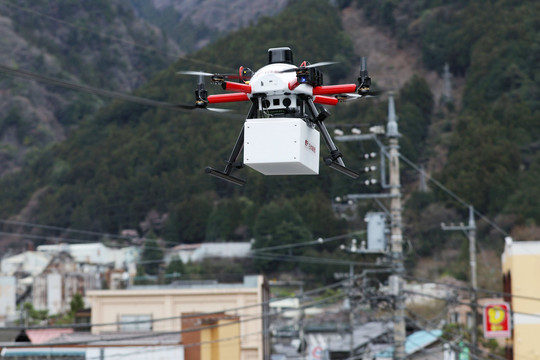 Nhật Bản giao hàng thành công bằng máy bay không người lái tại khu dân cư