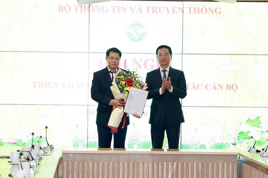 Bổ nhiệm ông Nguyễn Trường Giang giữ chức vụ Thành viên HĐTV Bưu điện Việt Nam