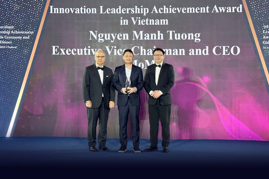 CEO MoMo được vinh danh vì những đóng góp cho fintech Việt