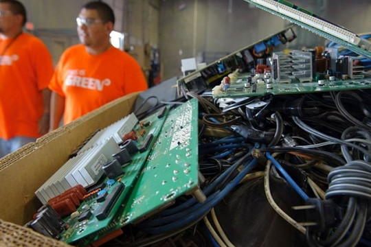 Khủng hoảng rác thải điện tử ở Đông Nam Á và các giải pháp