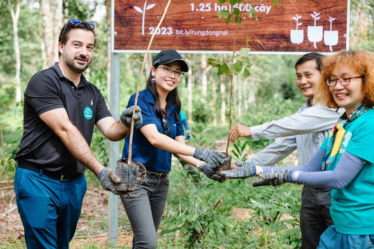 Airbus ứng dụng KHCN, dữ liệu triển khai dự án rừng cộng đồng tại Việt Nam, phát triển bền vững