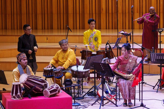 Nghệ sĩ các nước ASEAN hòa nhạc dân tộc xuyên biên giới