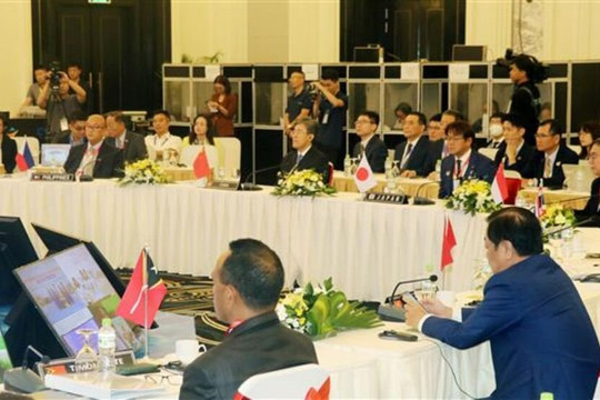 Các Bộ trưởng ASEAN ra Tuyên bố Hạ Long bảo vệ cộng đồng trước các thiên tai