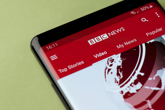 BBC tái cơ cấu đơn vị tin tức để kể chuyện kỹ thuật số