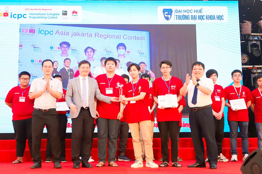 ĐH Quốc gia Seoul vô địch kỳ thi lập trình ICPC Asia Hue city 2023