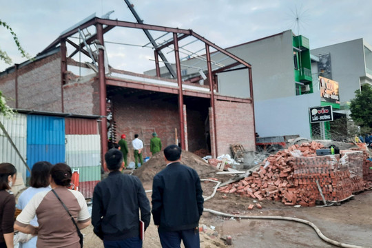 Kiểm tra công tác cứu hộ, cứu nạn và khắc phục sự cố vụ tai nạn lao động tại thị trấn Diêm Điền