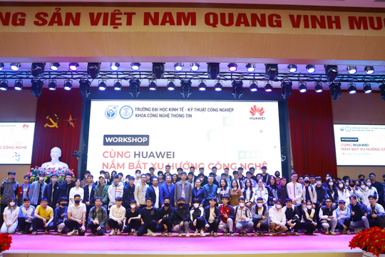 6 sinh viên xuất sắc được vinh danh tại cuộc thi ICT Competition Vietnam 2023 - 2024