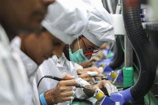 Ấn Độ muốn gia tăng sức cạnh tranh xuất khẩu điện thoại thông minh với Việt Nam