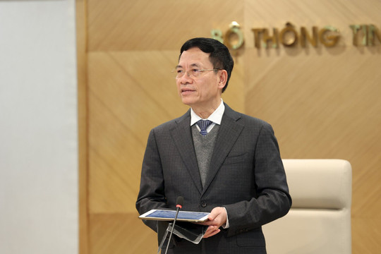 Họp giao ban, Bộ trưởng Nguyễn Mạnh Hùng chỉ đạo xử lý nhiều vấn đề nóng