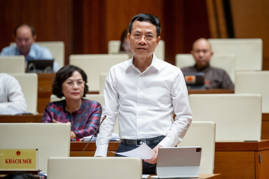 Phát biểu tại Quốc hội, Bộ trưởng Nguyễn Mạnh Hùng nêu 6 giải pháp chống lừa đảo trực tuyến