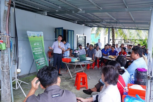 Trường Đại học Cần Thơ: Nâng cao kiến thức và kỹ năng sản xuất lúa - tôm cho người dân Cà Mau