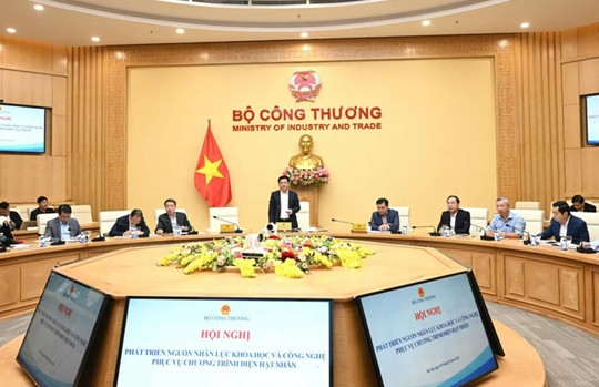 Phát triển nguồn nhân lực khoa học và công nghệ phục vụ chương trình điện hạt nhân