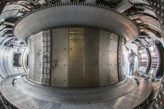 Pháp vận hành lò phản ứng nhiên liệu hạt nhân với thời gian kỷ lục