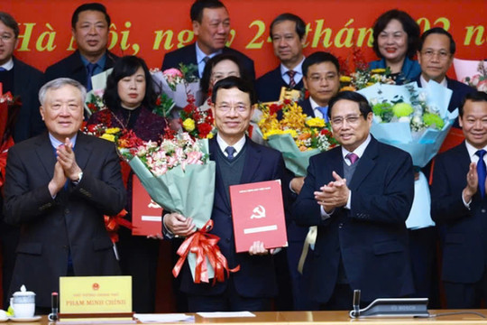 Thủ tướng Chính phủ trao Quyết định thành lập 15 đảng bộ trực thuộc Đảng uỷ Chính phủ