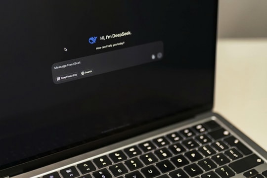 DeepSeek - Gương mặt mới khiến “sân chơi” AI xáo động