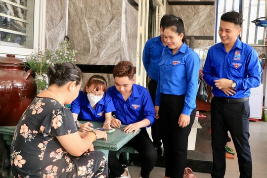 Bình Dương: Tích cực trong hoạt động hỗ trợ người dân chuyển đổi số