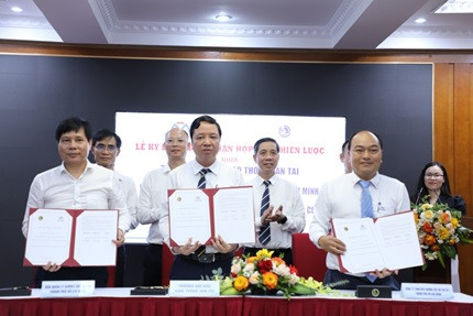 Trường Đại học Giao thông Vận tải ký kết hợp tác với các đối tác trong lĩnh vực xây dựng, phát triển hạ tầng và giao thông vận tải