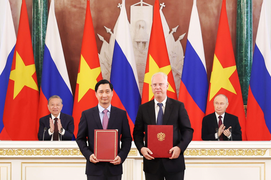 Tổng Bí thư Tô Lâm và Tổng thống Putin chứng kiến VNVC và Quỹ Đầu tư Trực tiếp Nga trao đổi văn kiện hợp tác về vắc xin công nghệ mới