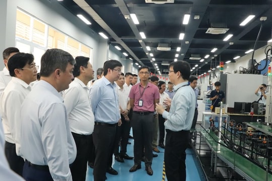 Đoàn công tác của Bộ KH&CN khảo sát khu công nghiệp, hệ sinh thái ĐMST tại Bình Dương