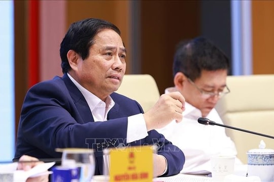 Thủ tướng: Tổng rà soát tài khoản ngân hàng, SIM điện thoại để phòng ngừa tội phạm lừa đảo trực tuyến