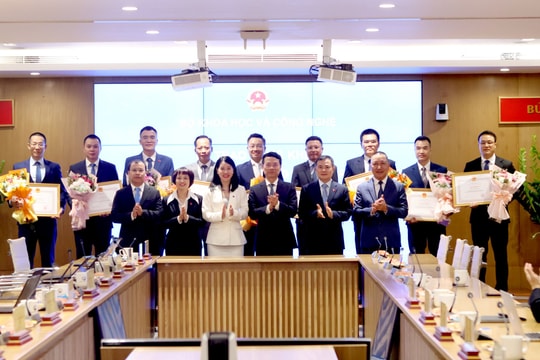 Bộ trưởng Nguyễn Mạnh Hùng: Không đi chinh phục thế giới, thế giới đến chinh phục
