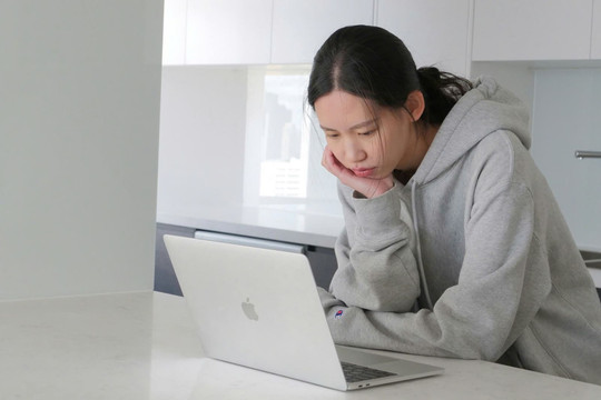 AI tạo sinh hỗ trợ hay cản trở sự phát triển xã hội của trẻ em?