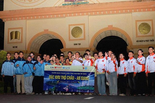 Trường Ðại học Nam Cần Thơ: Đội hình “Bình dân học vụ số” ra quân thực hiện Chiến dịch thanh niên tình nguyện hè năm 2025