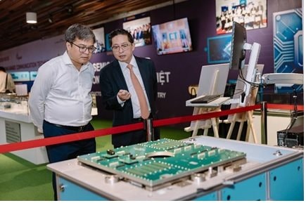 Phó chủ tịch UBND Hà Nội cùng CT Innovation Hub 4.0 và nhiều công nghệ đột phá cho đổi mới sáng tạo
