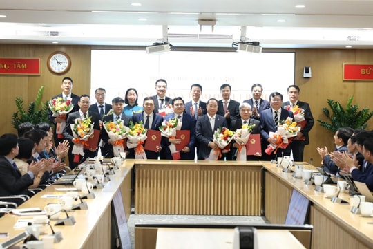 Bộ Khoa học và Công nghệ trao quyết định bổ nhiệm lãnh đạo 8 đơn vị