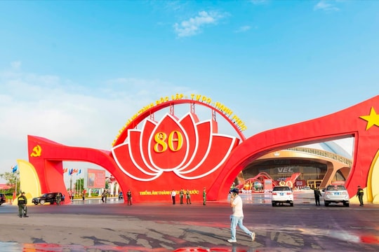 Khai mạc Triển lãm 80 năm thành tựu đất nước: Kết nối giữa quá khứ - hiện tại - tương lai