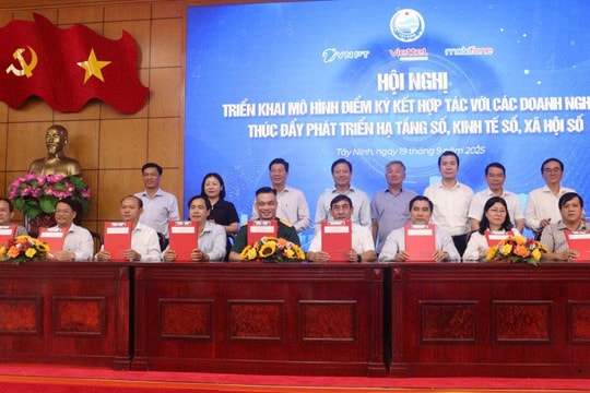 Tây Ninh phấn đấu 80% tỷ lệ người dân trưởng thành sử dụng dịch vụ số trong một số lĩnh vực vào năm 2025