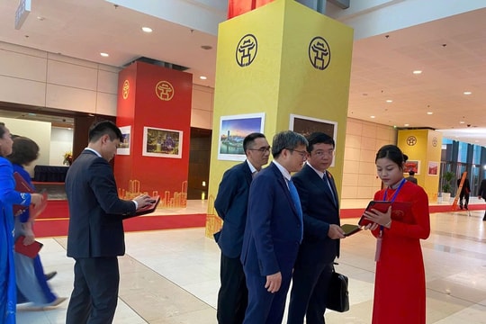 Đại hội Đảng bộ Thủ đô lần đầu tiên "không giấy"