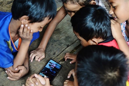 Bảo vệ trẻ em Campuchia khỏi nguy cơ bị lạm dụng online