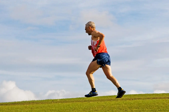 ‏Đàn ông cần tập luyện nhiều hơn phụ nữ để bảo vệ sức khỏe tim mạch‏