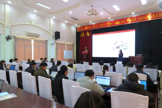 Training on professional skills and State management for civil servants in charge of science and information.