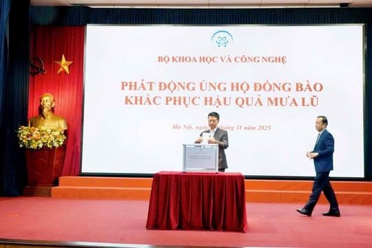 Bộ KH&CN quyên góp hỗ trợ đồng bào miền Trung, Tây Nguyên khắc phục hậu quả mưa lũ