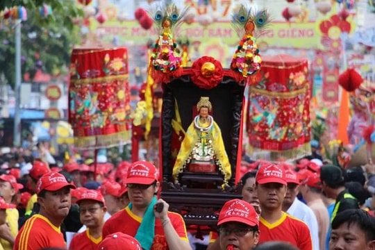 Bảo tồn, phát huy Lễ hội vía Bà Thiên Hậu và xây dựng sản phẩm du lịch văn hóa đặc thù tại Cà Mau